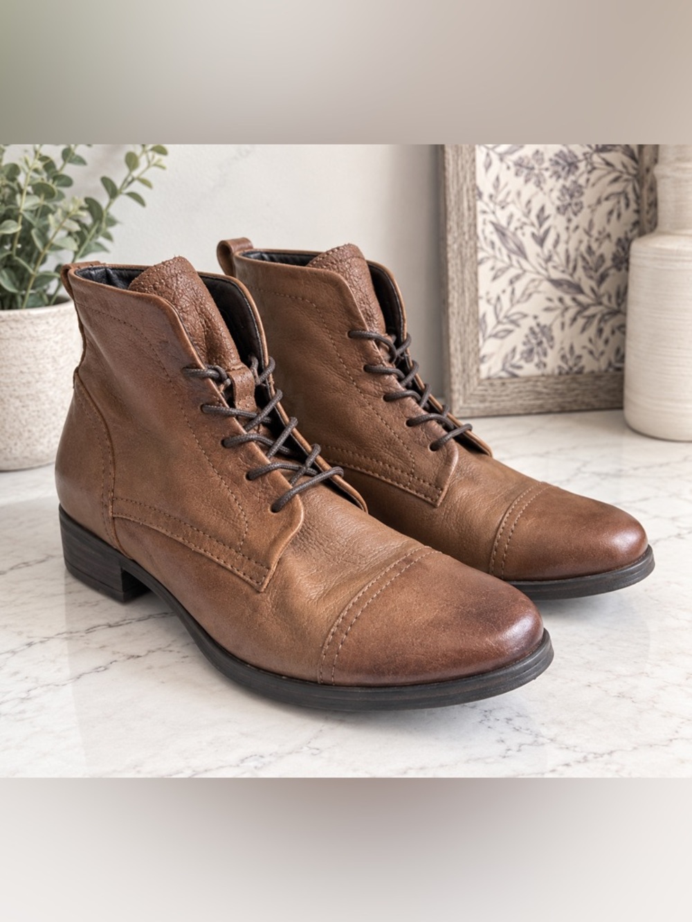 Women's Bocage Soft Brown Leather Lace-Up Ankle Booties sz 37/7